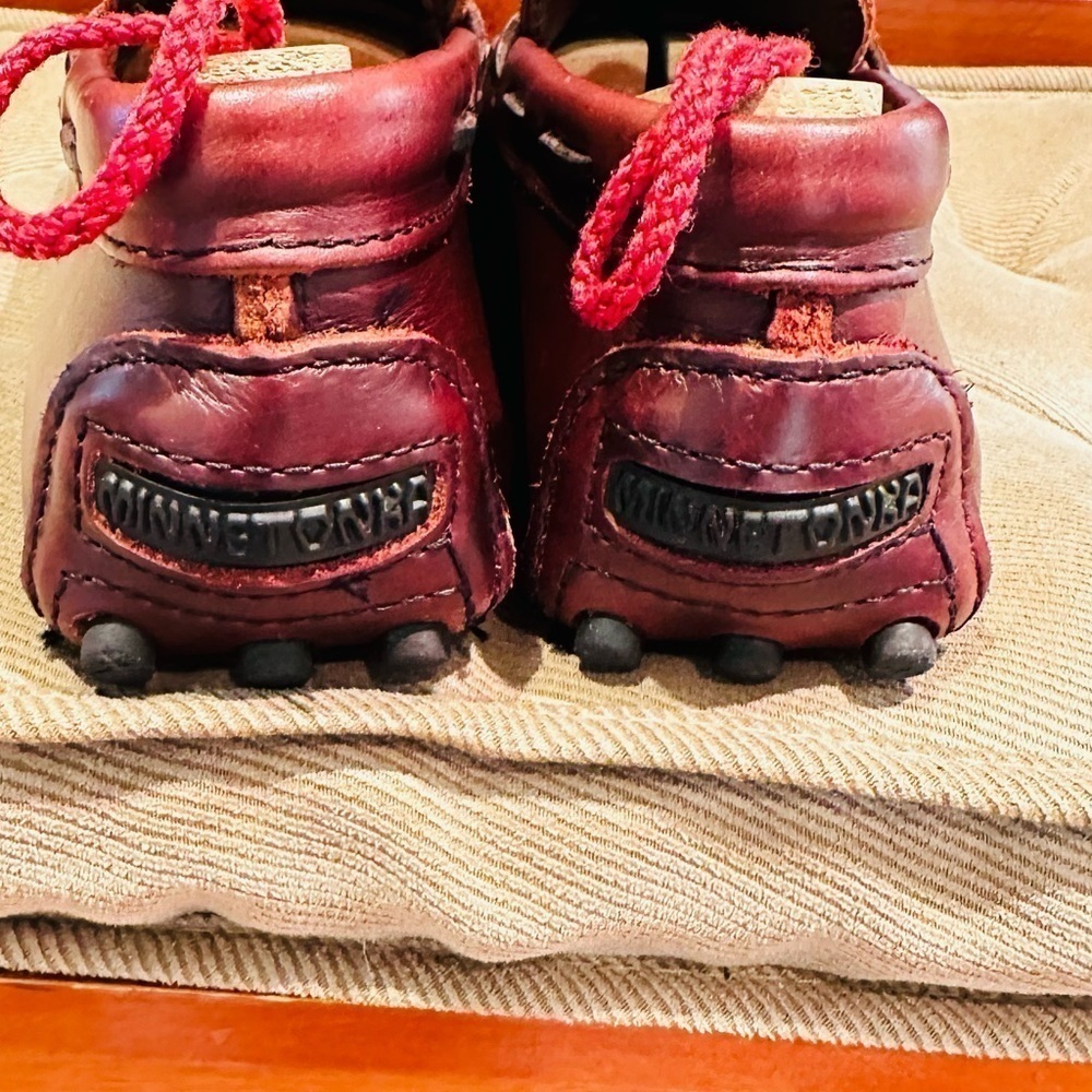 Winnetonka Leather Driving Moccasins. - Picture 6 of 14